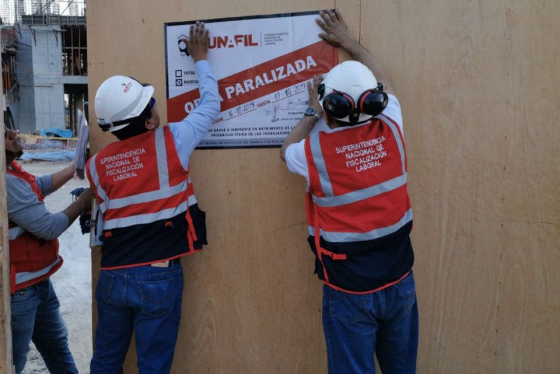 Recibo por honorarios no protege: SUNAFIL puede multar hasta S/ 132,000 por desnaturalización